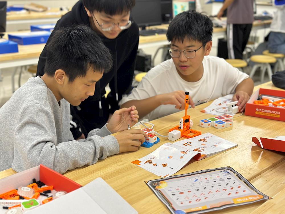 851ce266a7284012b4897d11f29d9224.jpg 851ce266a7284012b4897d11f29d9224.jpg